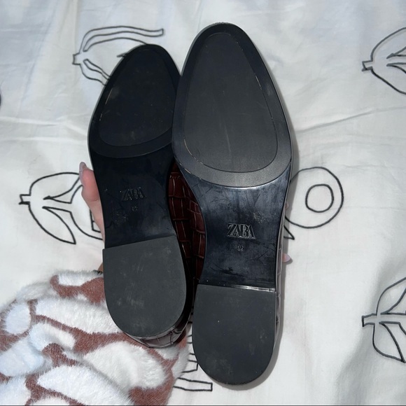 ZARA Faux Crocodile Loafers - Picture 6 of 11